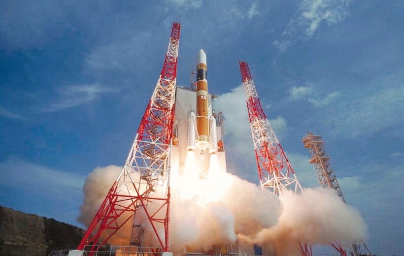 2001 年，成功發(fā)射第一枚 H-IIA 火箭（照片由 JAXA提供）